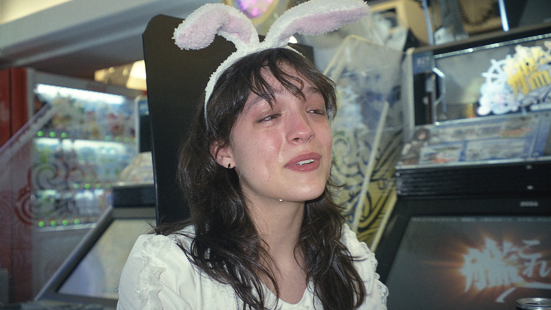 CONTRAST is holding a photo exhibition for the release of her first photography book, “Mannequins” by Ruby Evers from Canada.