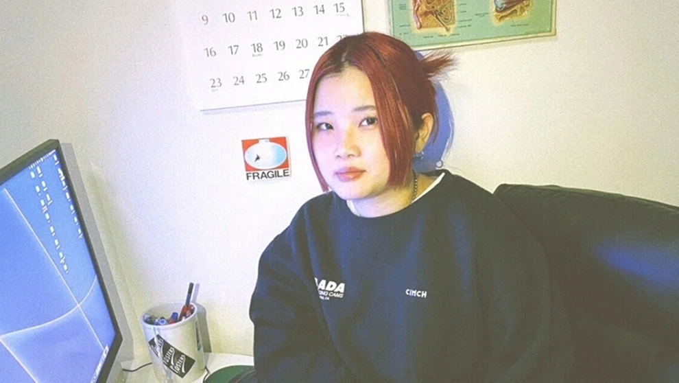 世界観を捉え、デザインに宿す─ 槻舘翼（アートディレクター・グラフィックデザイナー）